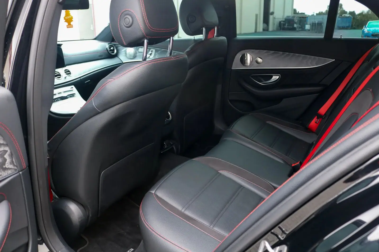 2022 Mercedes-AMG E 53 — photograph 9 of 15