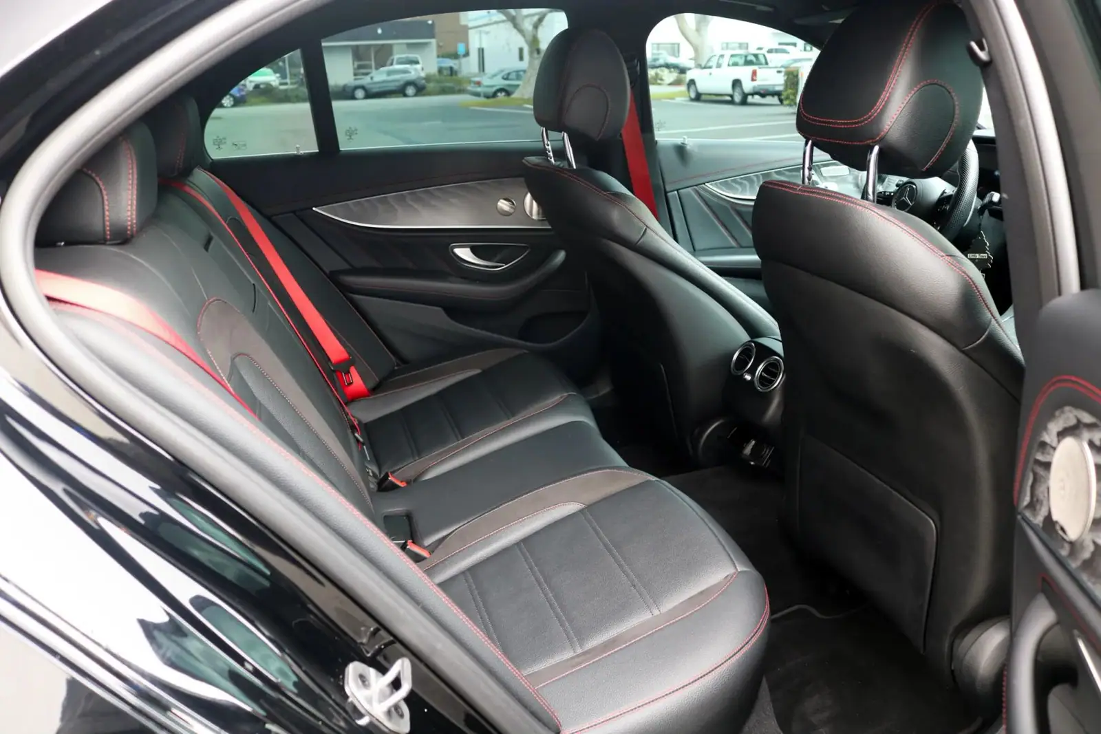 2022 Mercedes-AMG E 53 — photograph 10 of 15