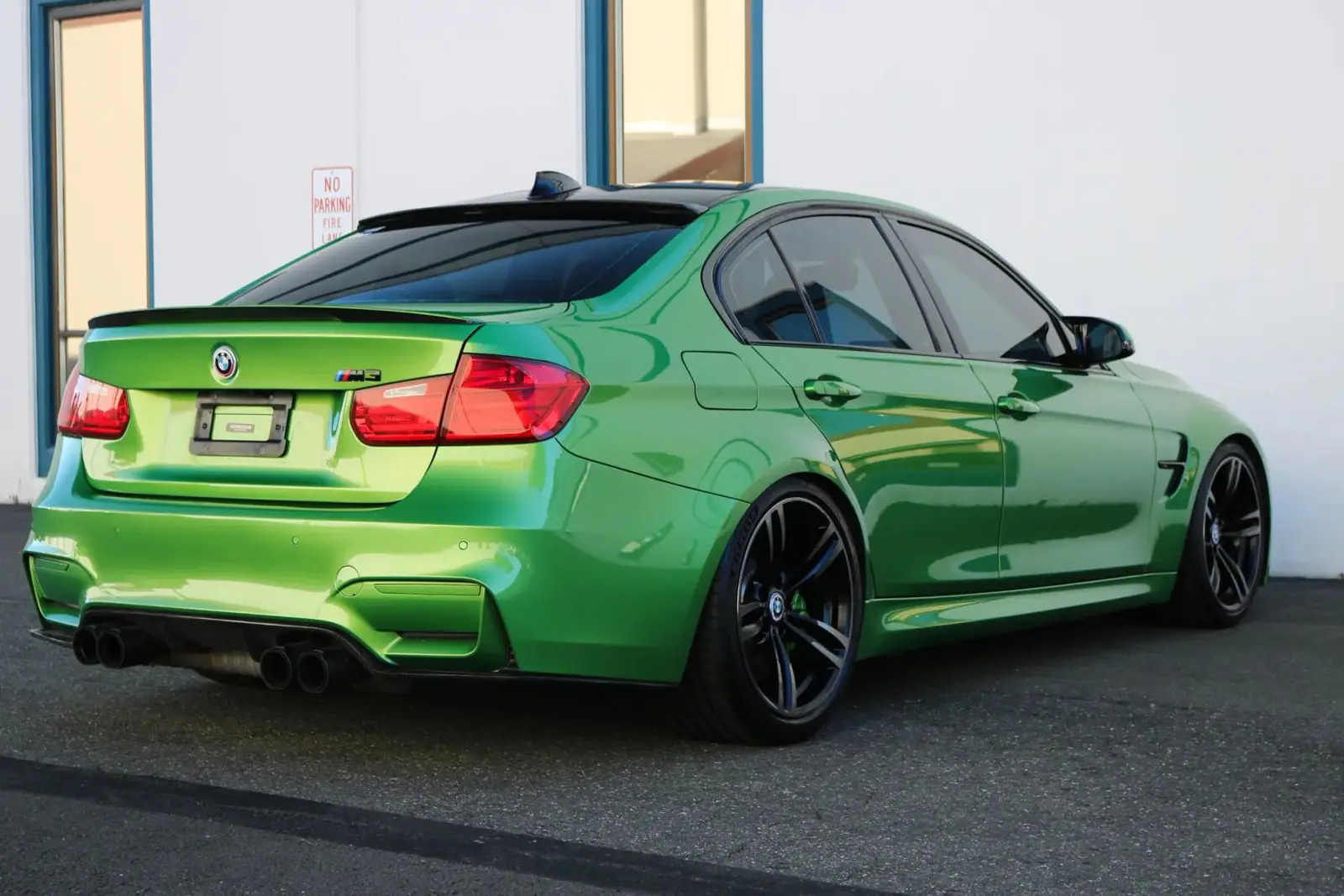 2015 BMW M3 — photograph 4 of 14