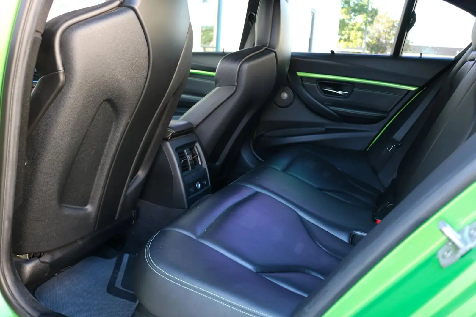 2015 BMW M3 — photograph 12 of 14