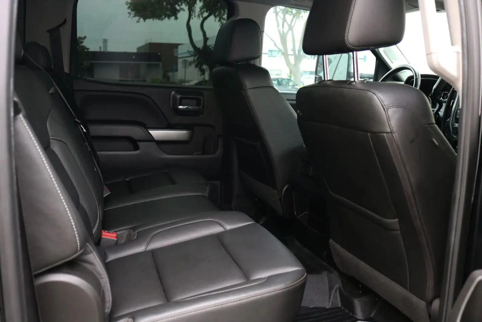 2018 Chevrolet Silverado 1500 Z71 LTZ — photograph 8 of 15