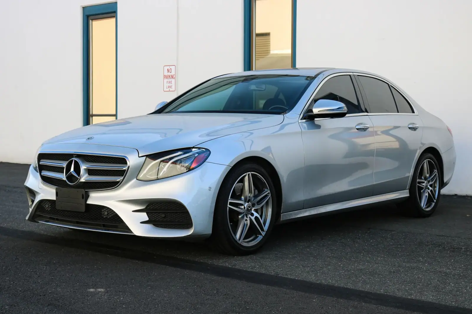 2019 Mercedes-Benz E 300 — photograph 3 of 15