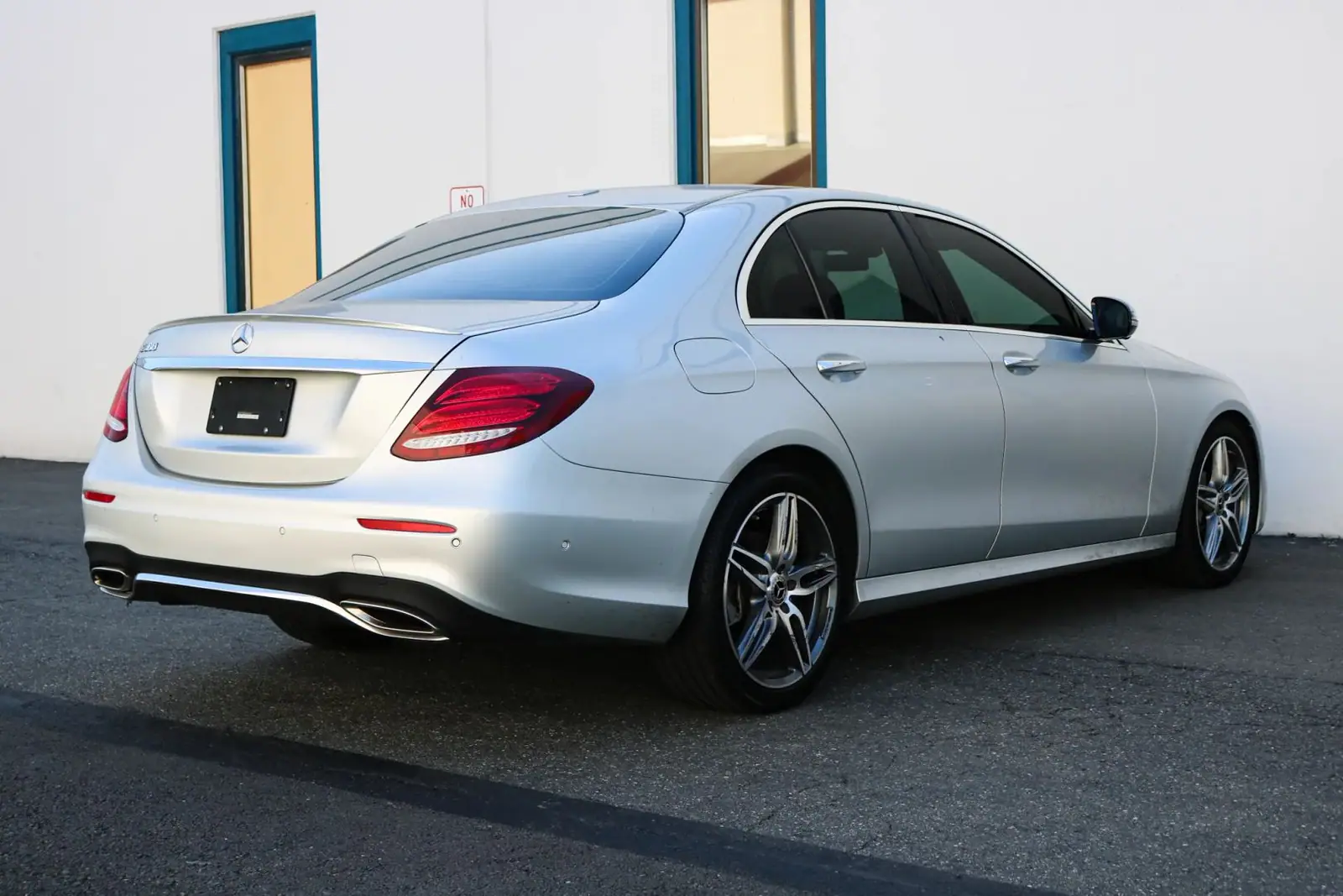 2019 Mercedes-Benz E 300 — photograph 4 of 15