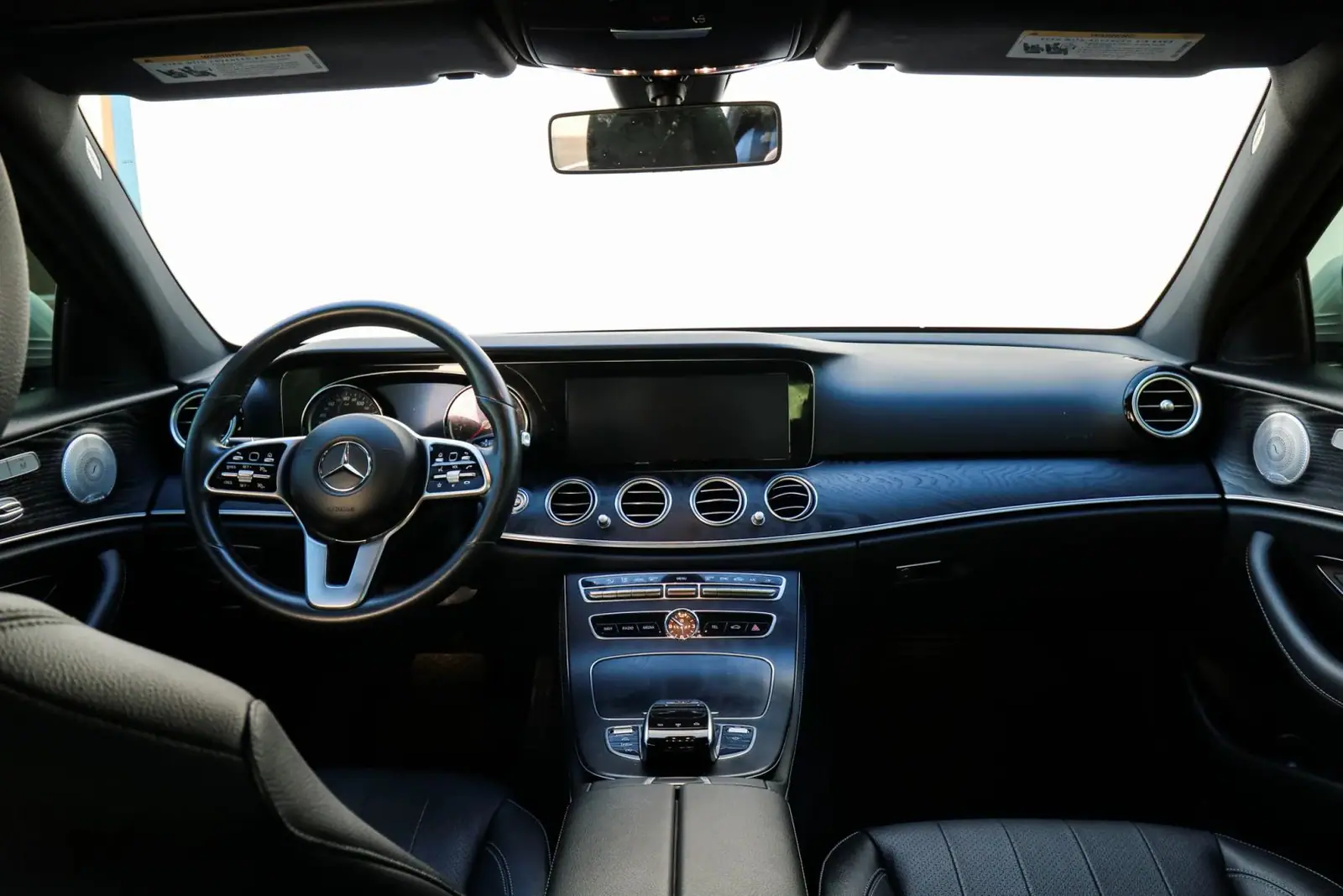 2019 Mercedes-Benz E 300 — photograph 6 of 15
