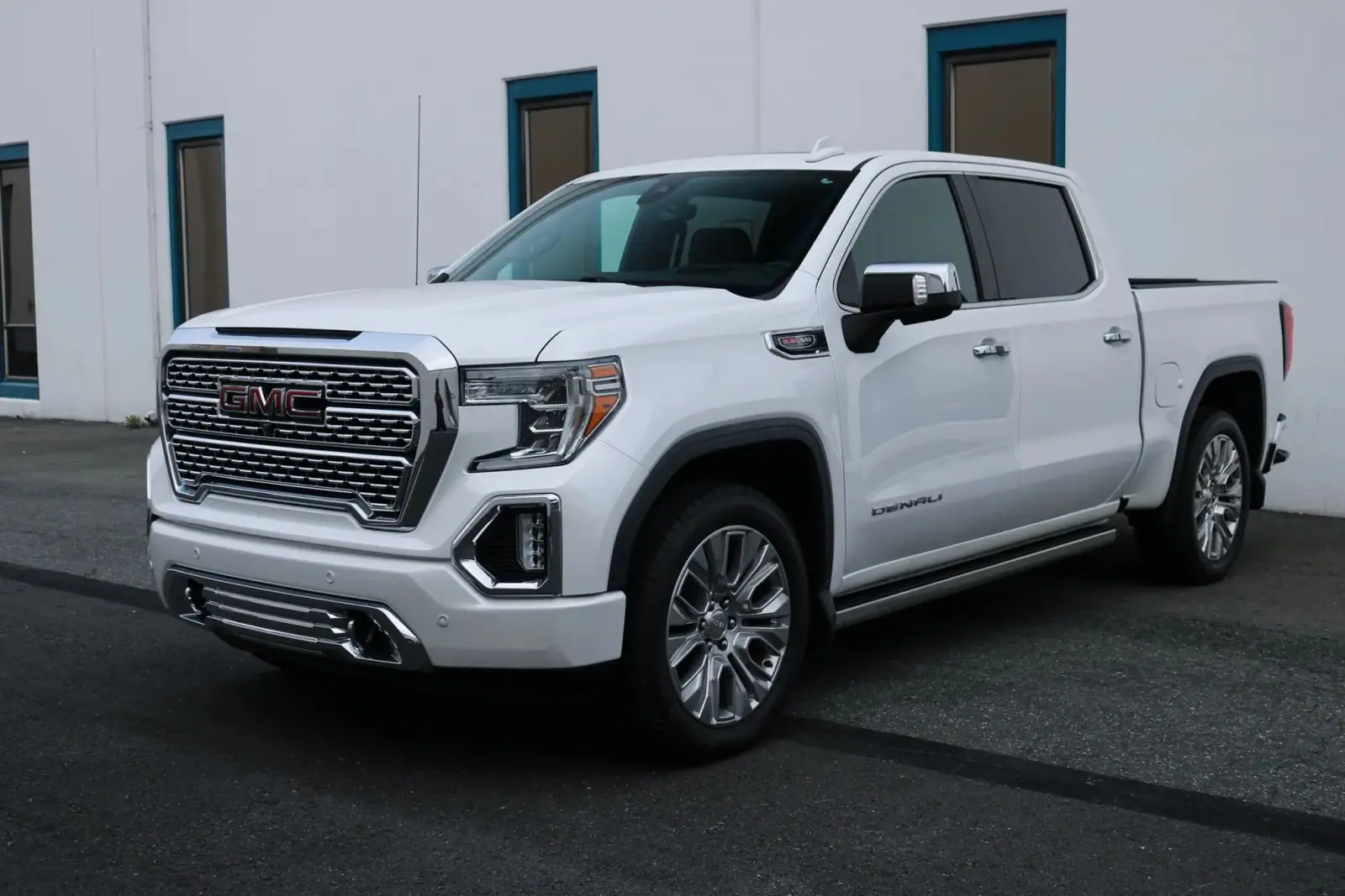 2020 GMC Sierra 1500 Denali — photograph 3 of 15