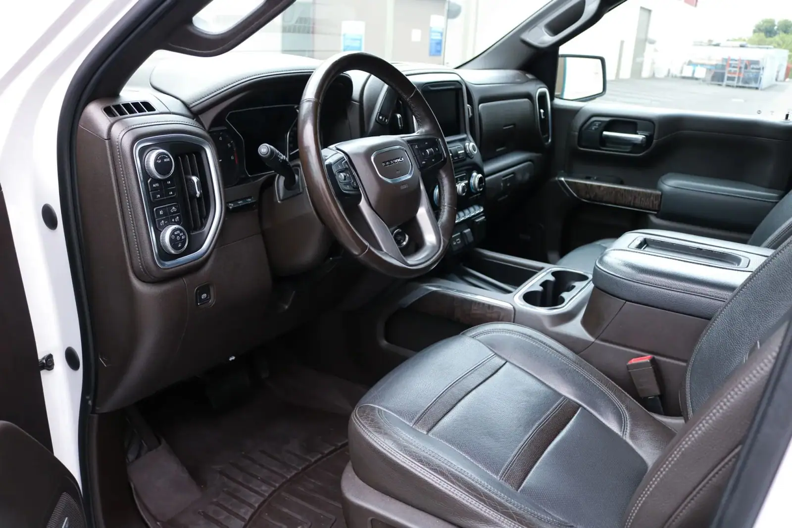 2020 GMC Sierra 1500 Denali — photograph 7 of 15