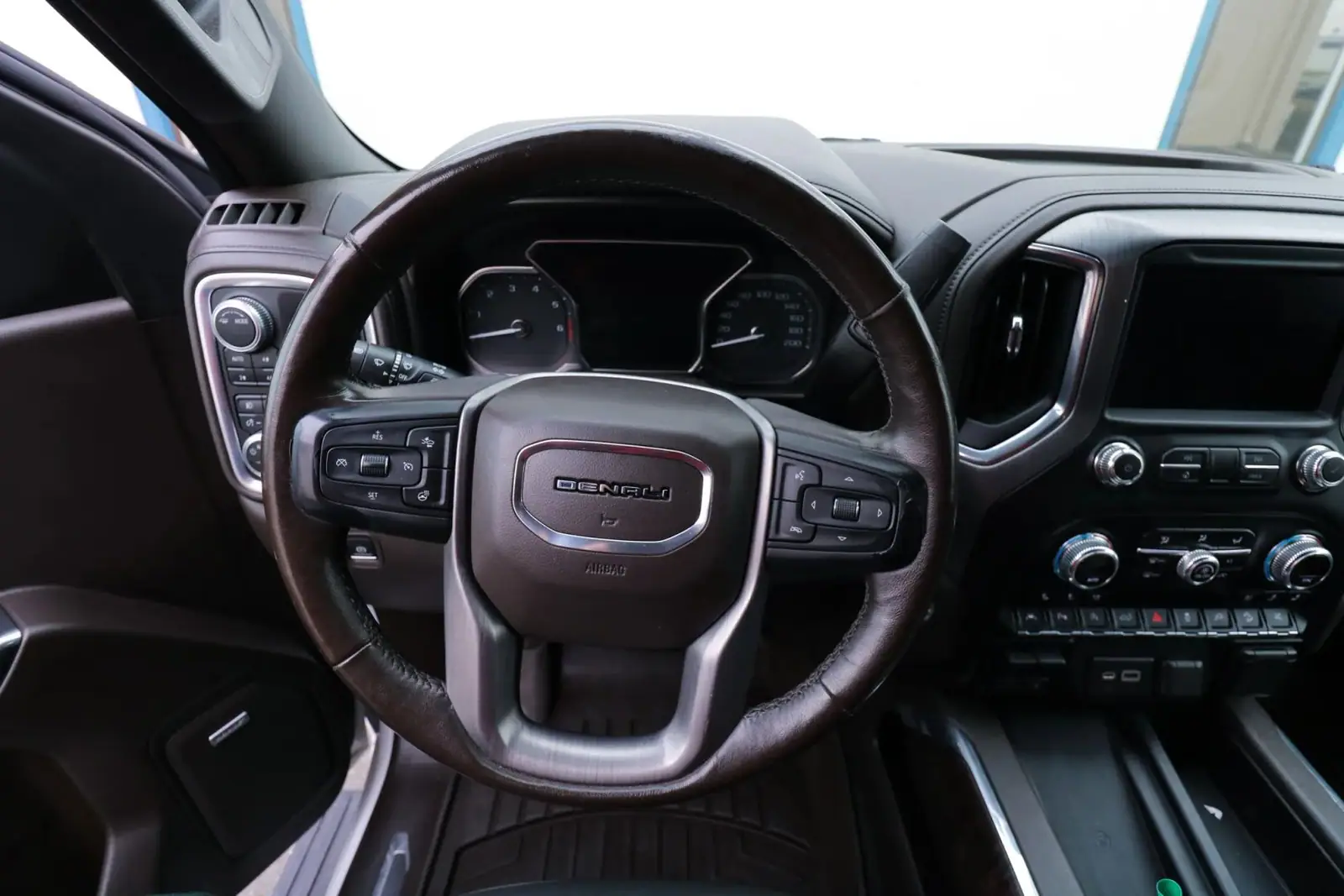 2020 GMC Sierra 1500 Denali — photograph 8 of 15